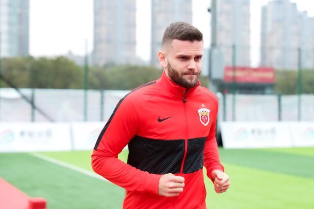 182体育-海港蓄势追赶泰山连战三场 新援中卫复出遥遥无期