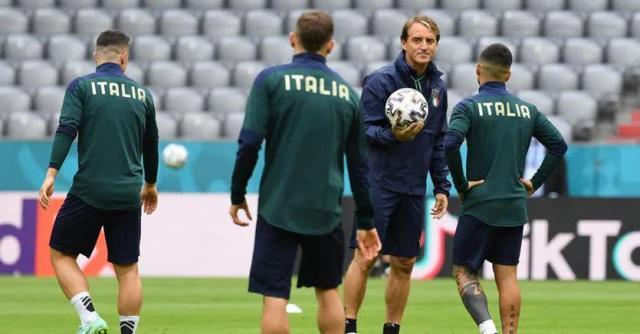 182体育-伟大的曼奇尼是如何练成的③：三战比利时，三种流派